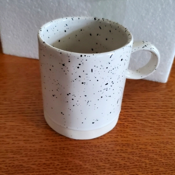 Set of 4, Anthropologie Finlay mugs - Picture 6 of 10